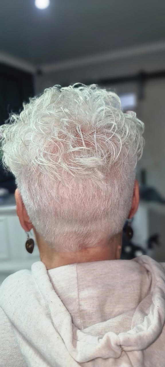 Short cut white hair